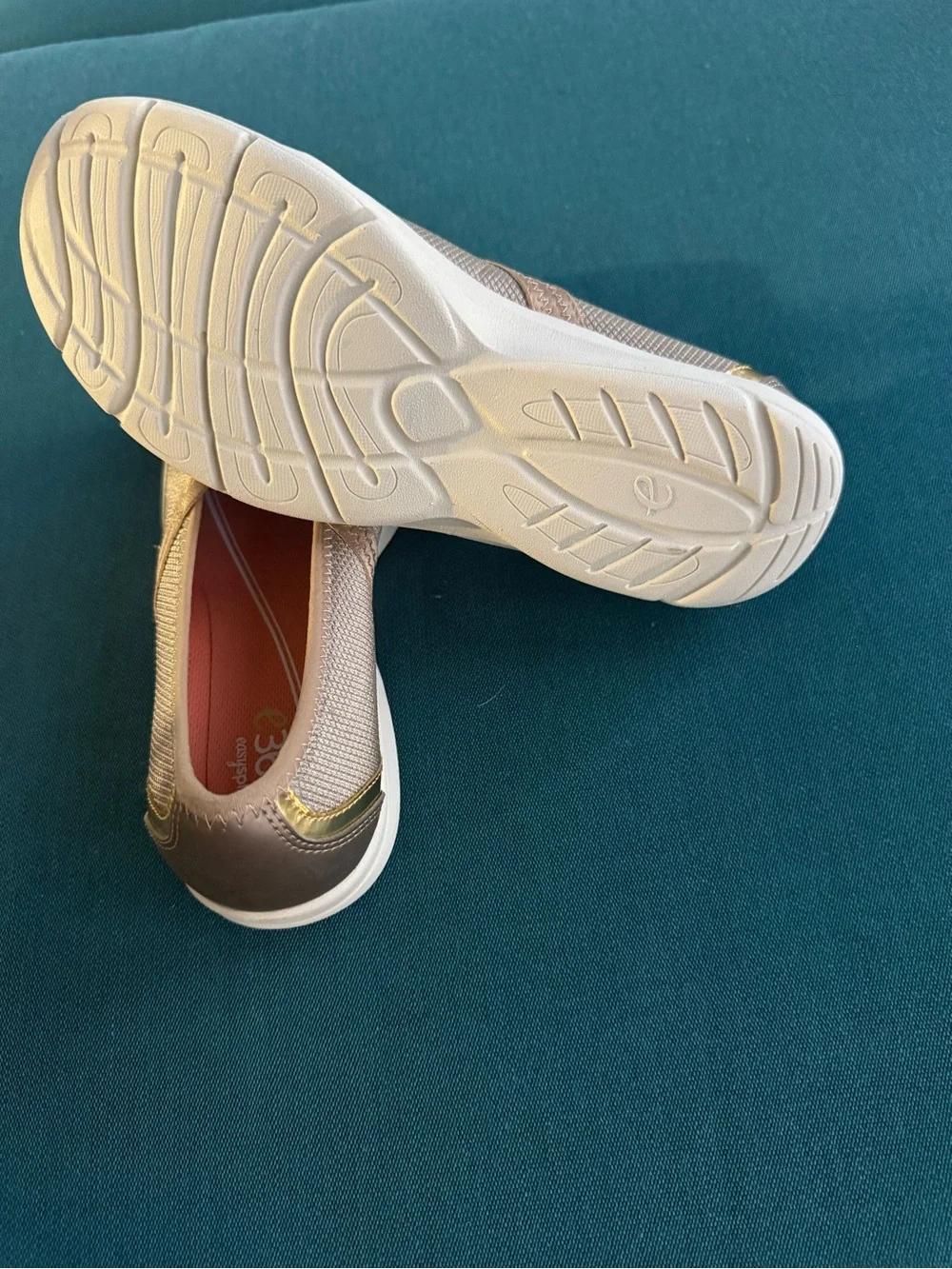 Easy Spirit e360 Metallic Champagne Slip-On Ballet Flats bring you size 9.5